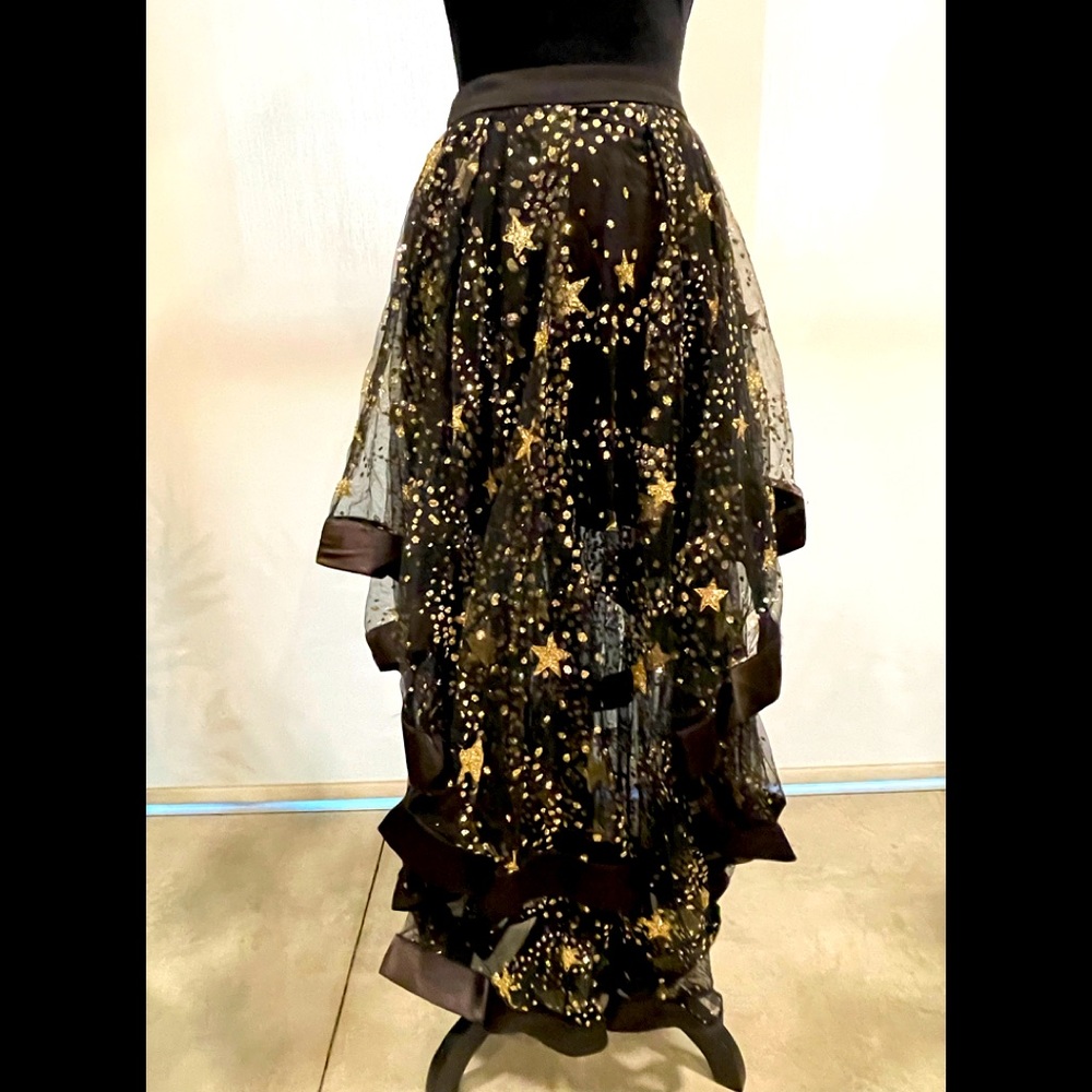 Zendaya x Aqua maxi tulle skirt with glitter stars.